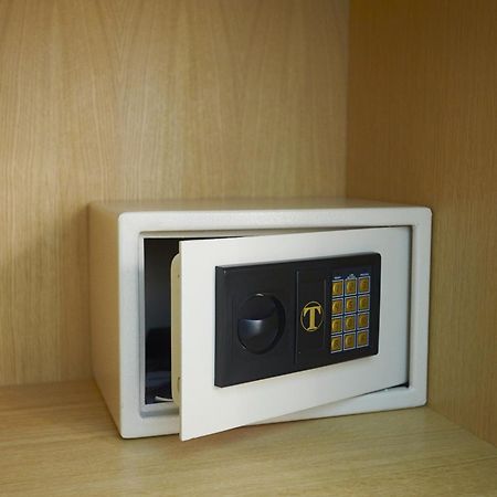 Hospitality Hotel Palermo Bagian luar foto