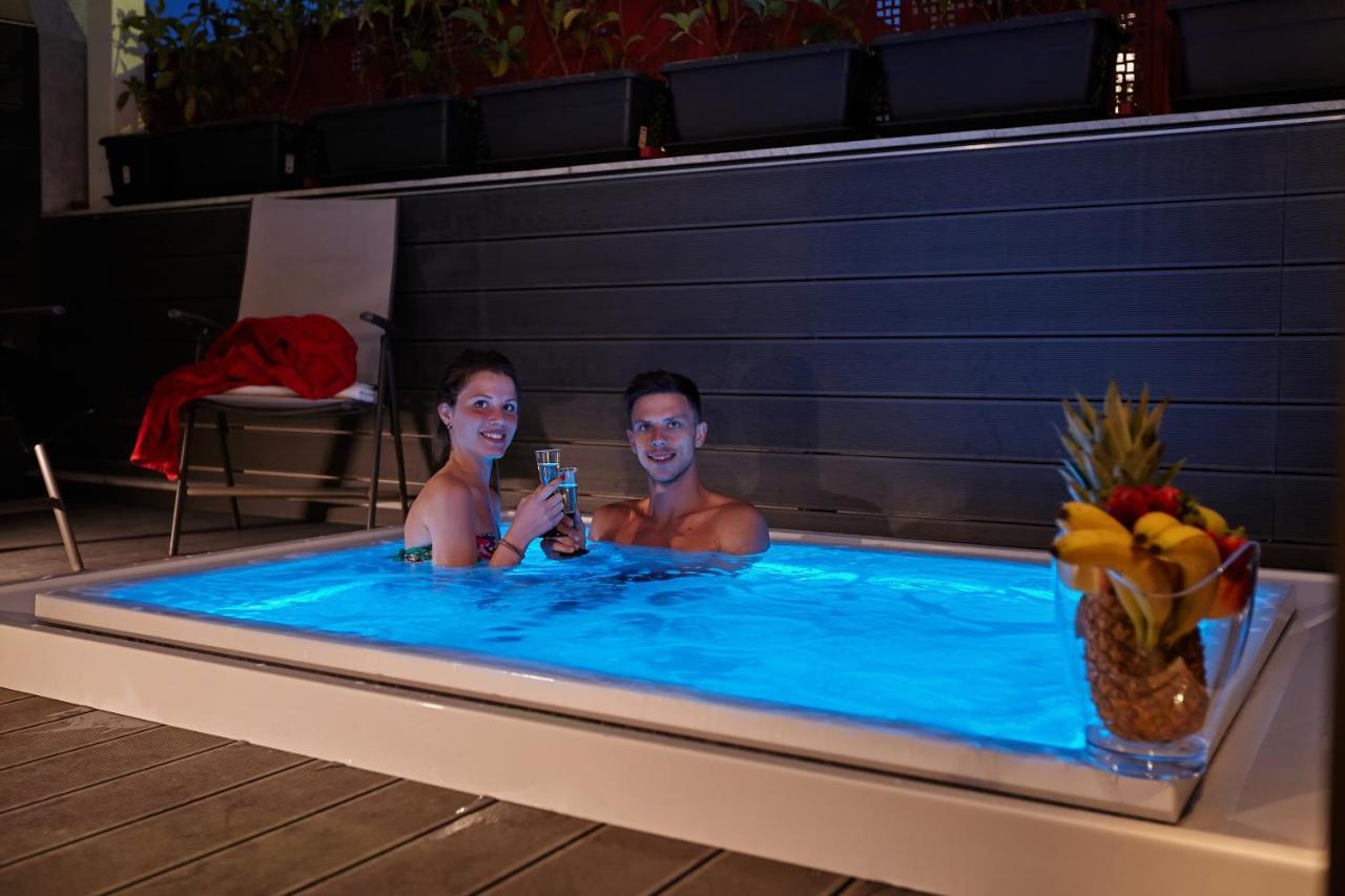 Hospitality Hotel Palermo Bagian luar foto