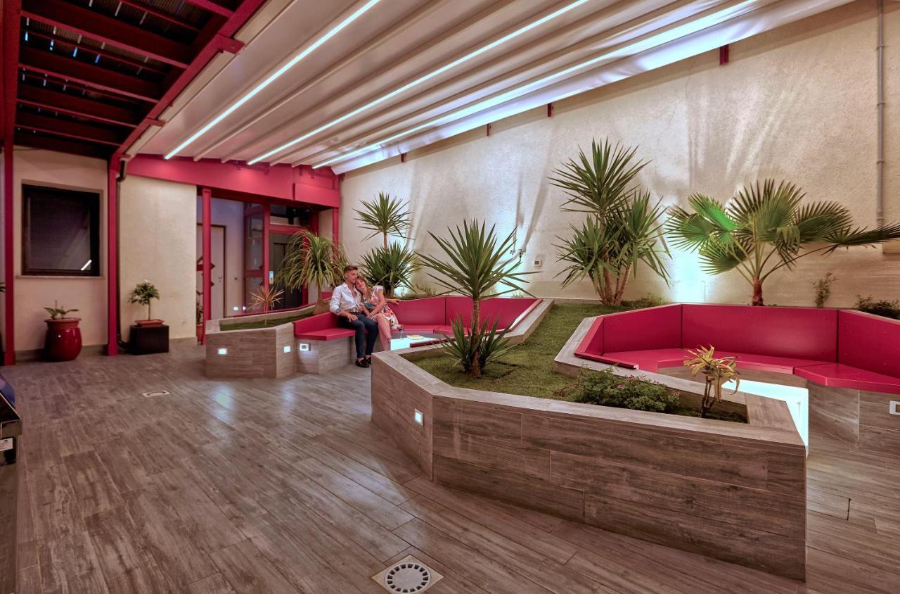 Hospitality Hotel Palermo Bagian luar foto