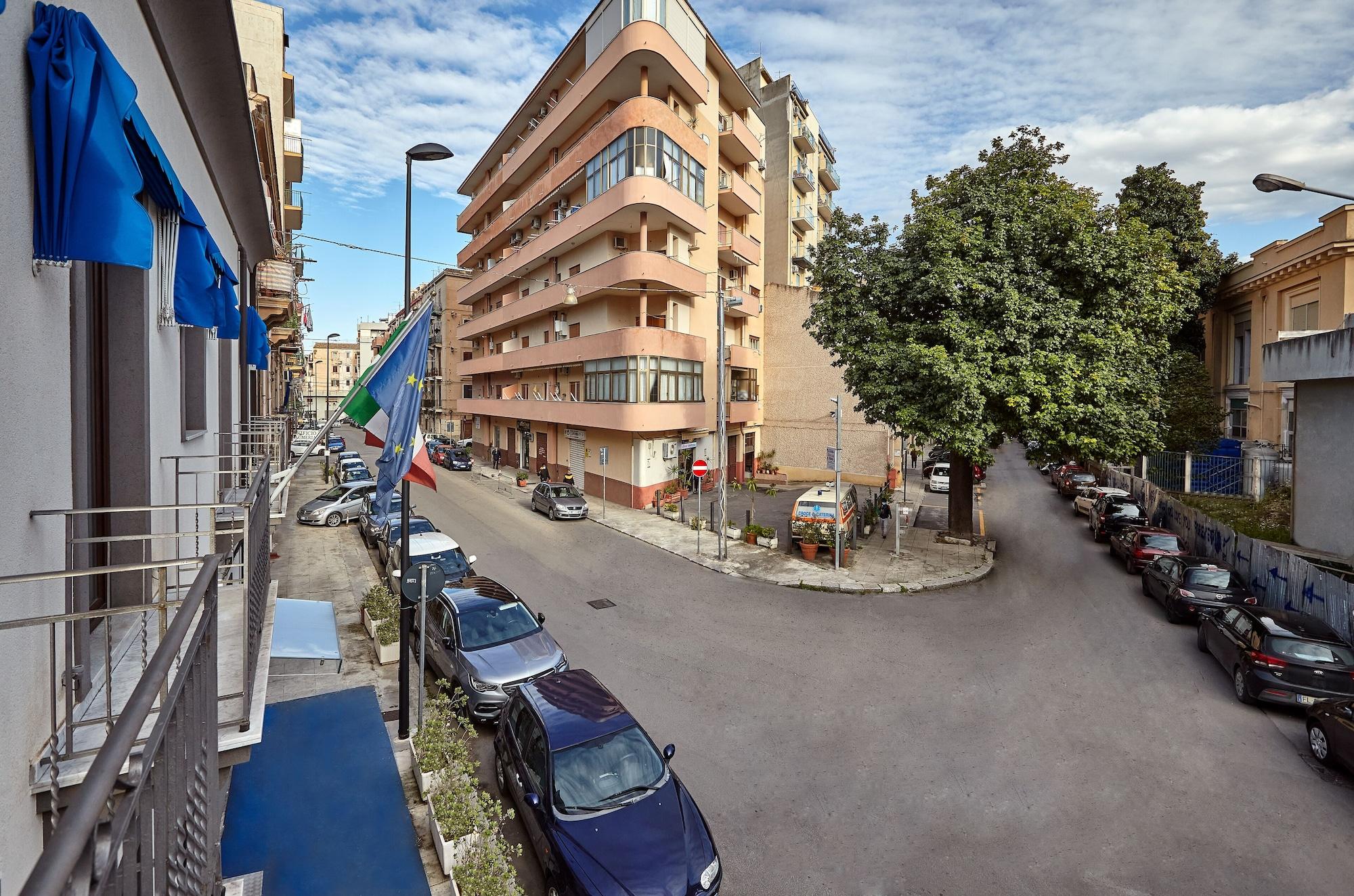 Hospitality Hotel Palermo Bagian luar foto