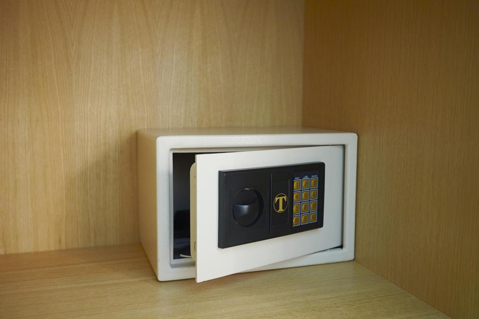 Hospitality Hotel Palermo Bagian luar foto