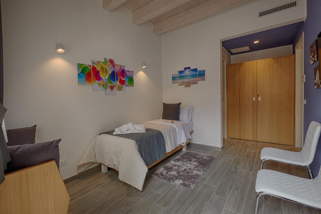 Hospitality Hotel Palermo Bagian luar foto