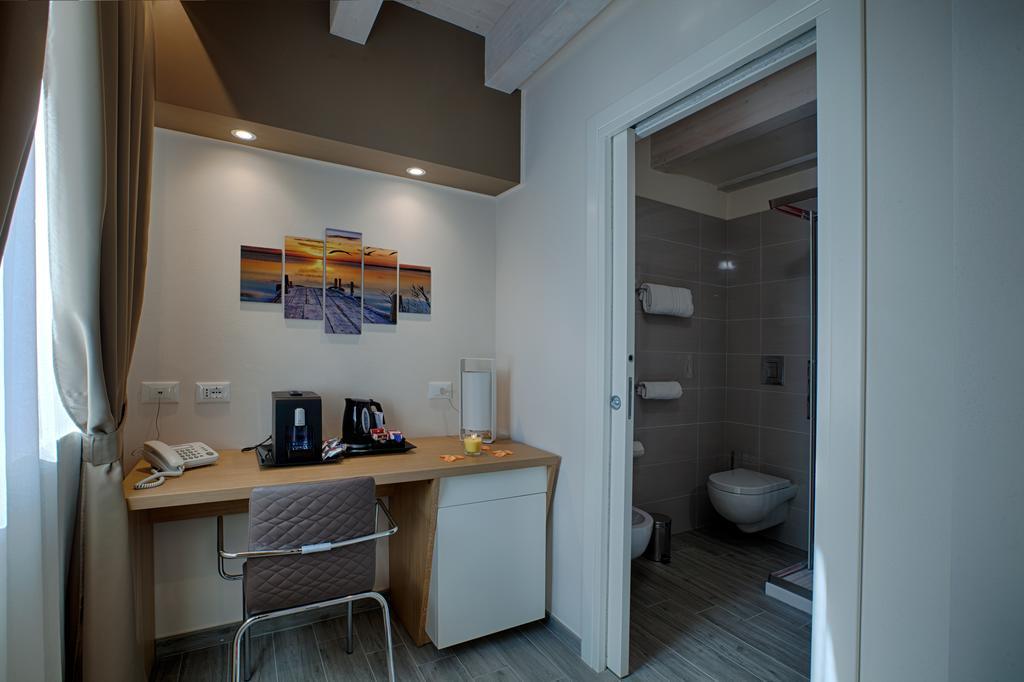 Hospitality Hotel Palermo Bagian luar foto