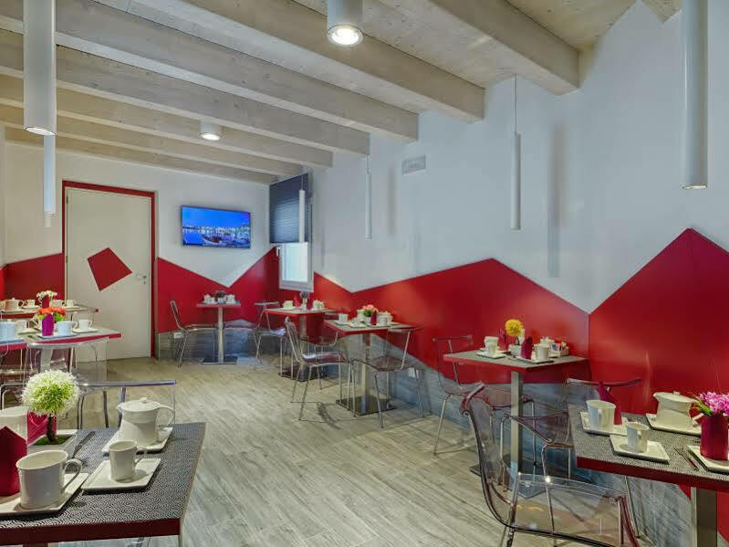 Hospitality Hotel Palermo Bagian luar foto