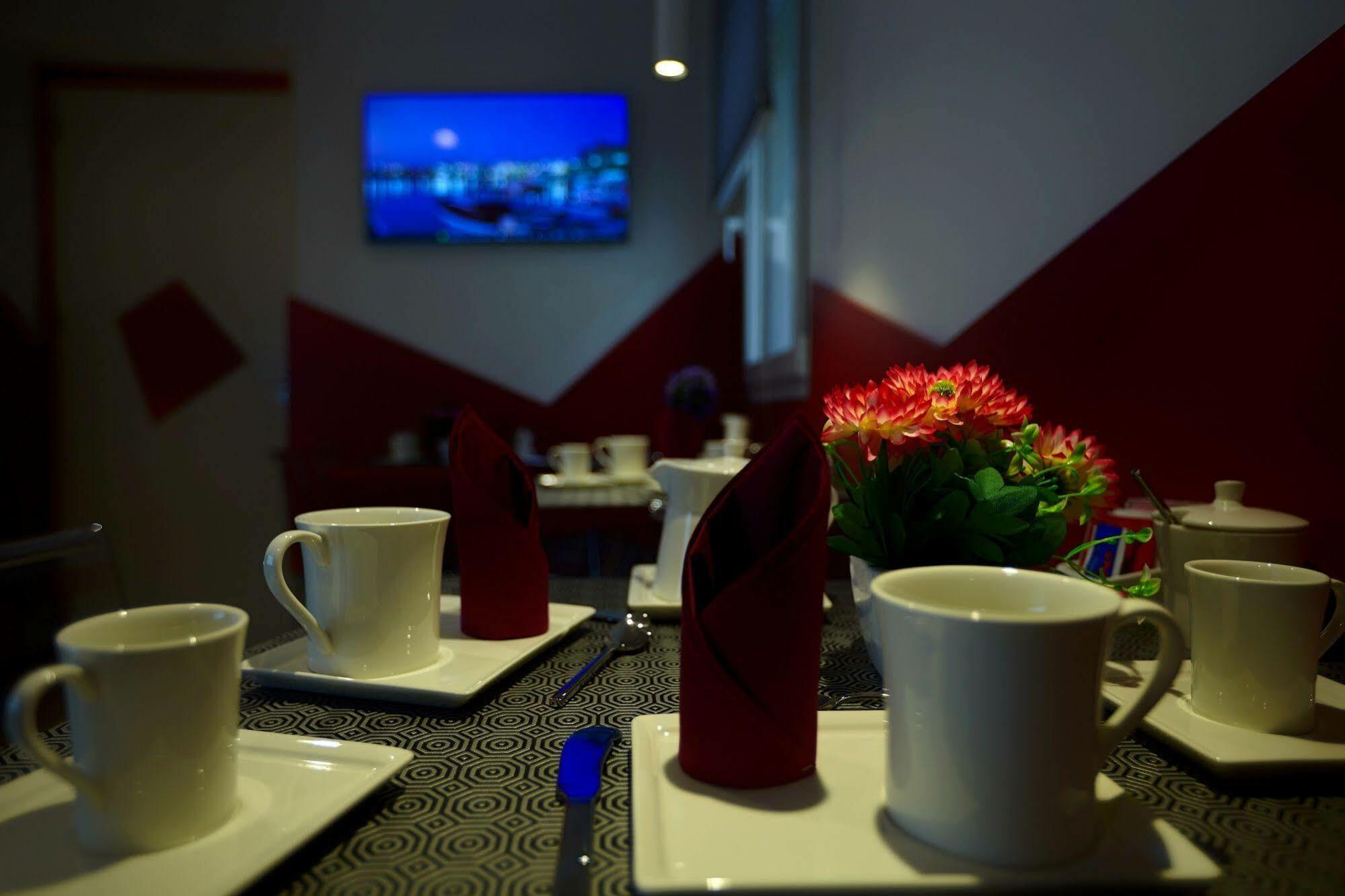 Hospitality Hotel Palermo Bagian luar foto