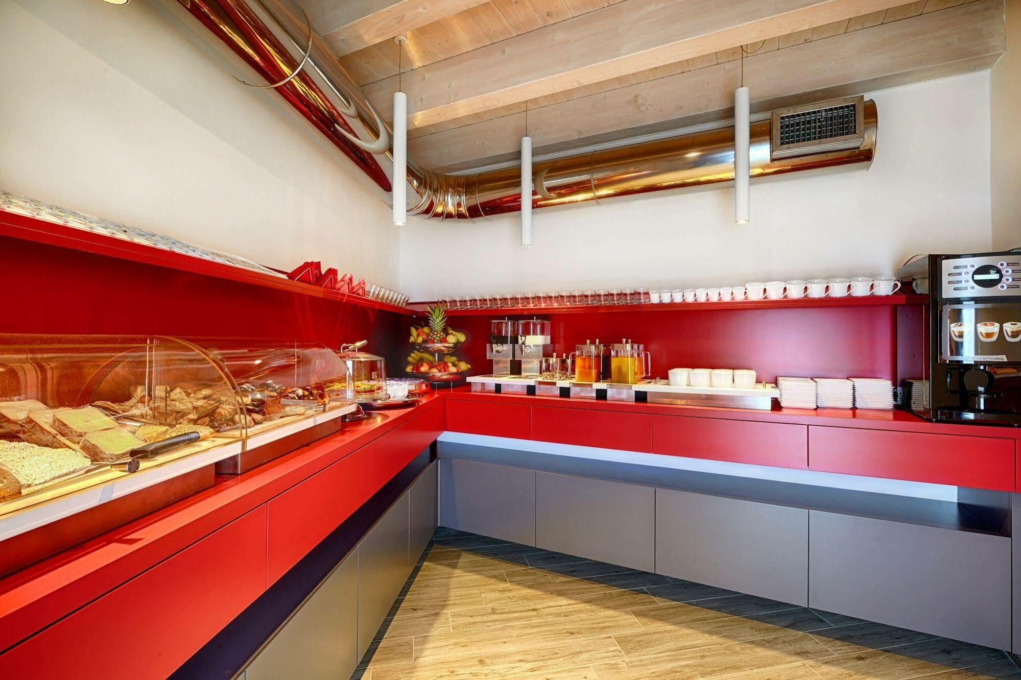 Hospitality Hotel Palermo Bagian luar foto